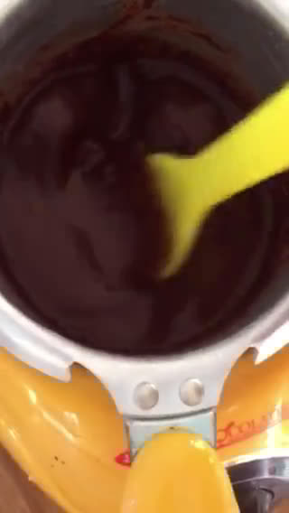 Foto del paso 3 de la receta: Gofres de avena fit con salsa de chocolate (sin azúcar pero muyyy dulce)