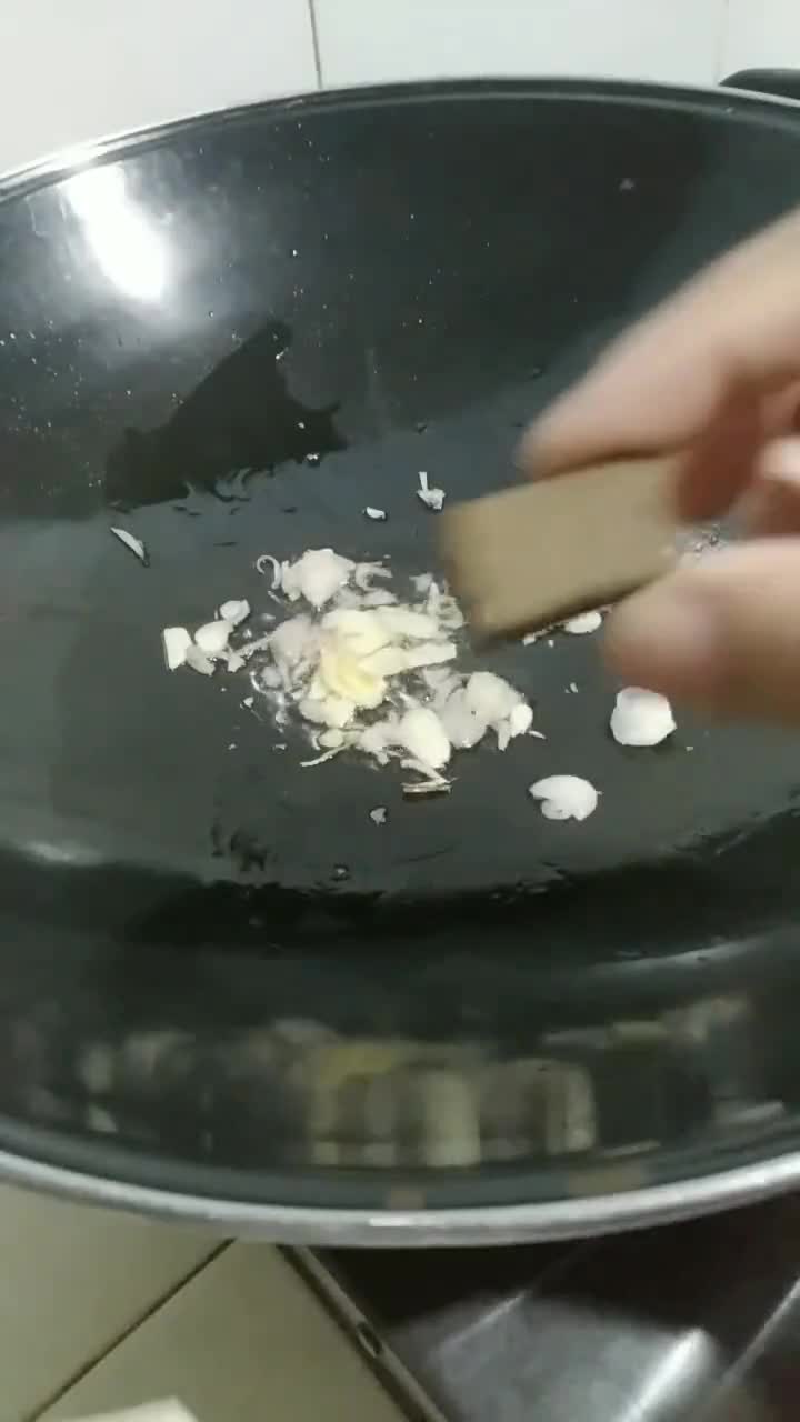 Foto langkah ke 2 dari resep Tumis Kangkung.