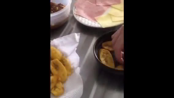 Foto del paso 2 de la receta: PASTICHO / PASTEL DE Plátano SIN HORNO. Súper fácil y rápido 🍽🍺🥮
