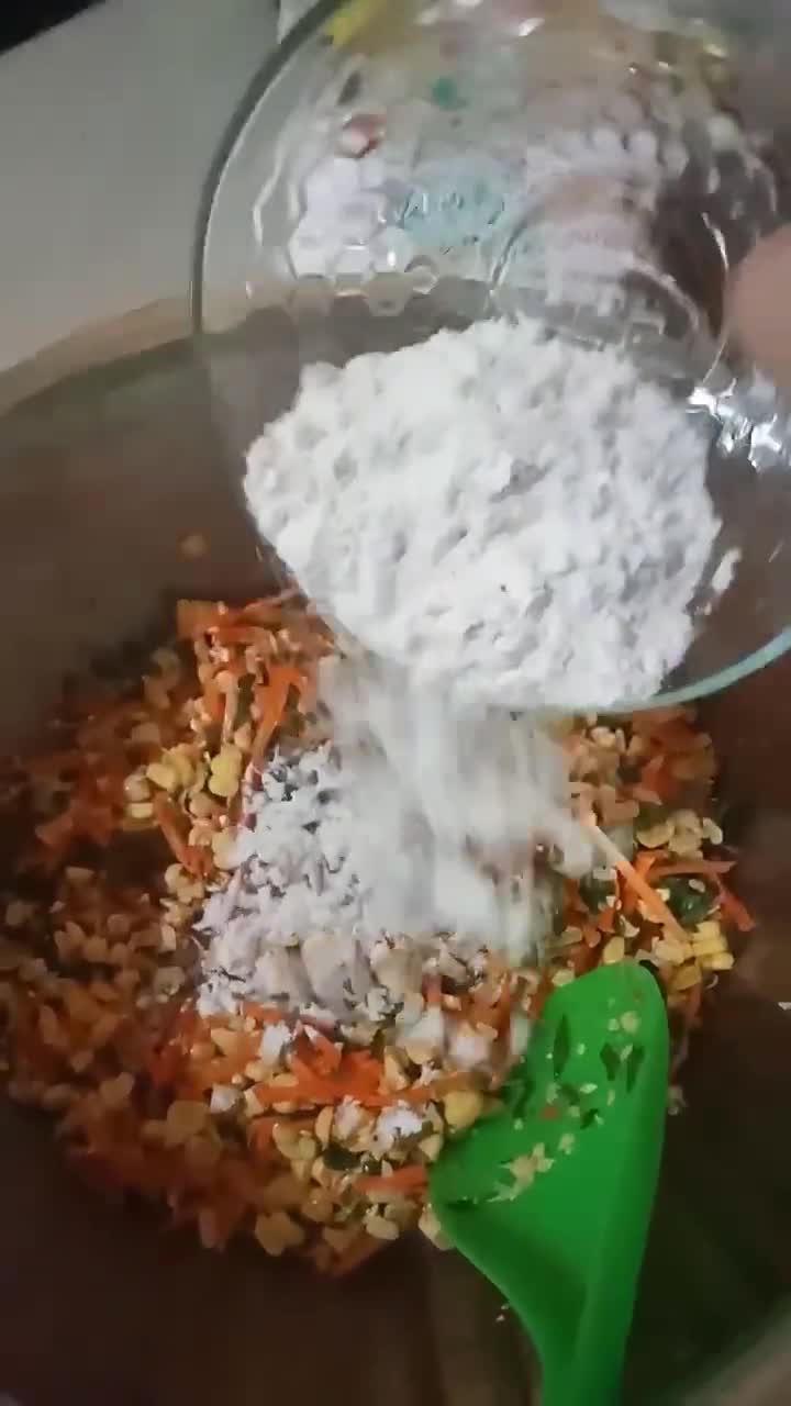 Foto langkah ke 4 dari resep Bakwan Jagung Wortel.