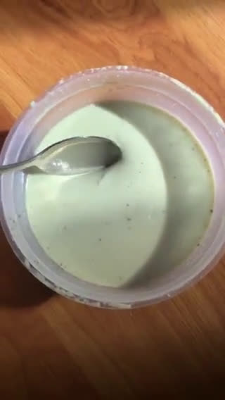 Hình bước làm 5 của món Vào bếp cùng con: Pudding rung rinh (thạch sữa trà xanh)