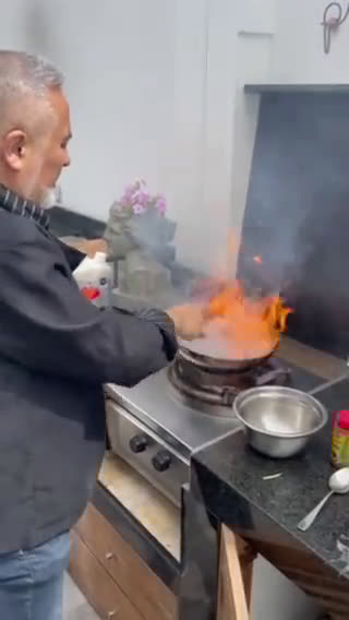 Foto del paso 4 de la receta: Lomo saltado casero 🇵🇪✨