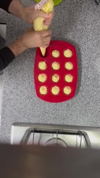 Foto del passaggio 2 della ricetta Cupcake al Cocco