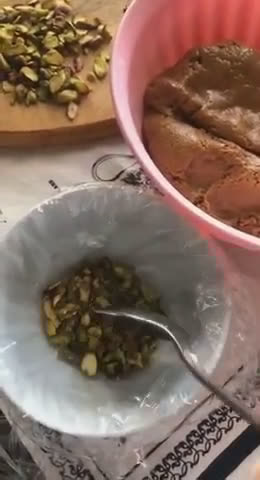 صورة لخطوة 3 من وصفة حلاوة طحينية بدبس التمر