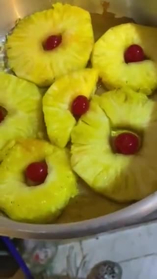 Foto del paso 1 de la receta: Volteado de piña