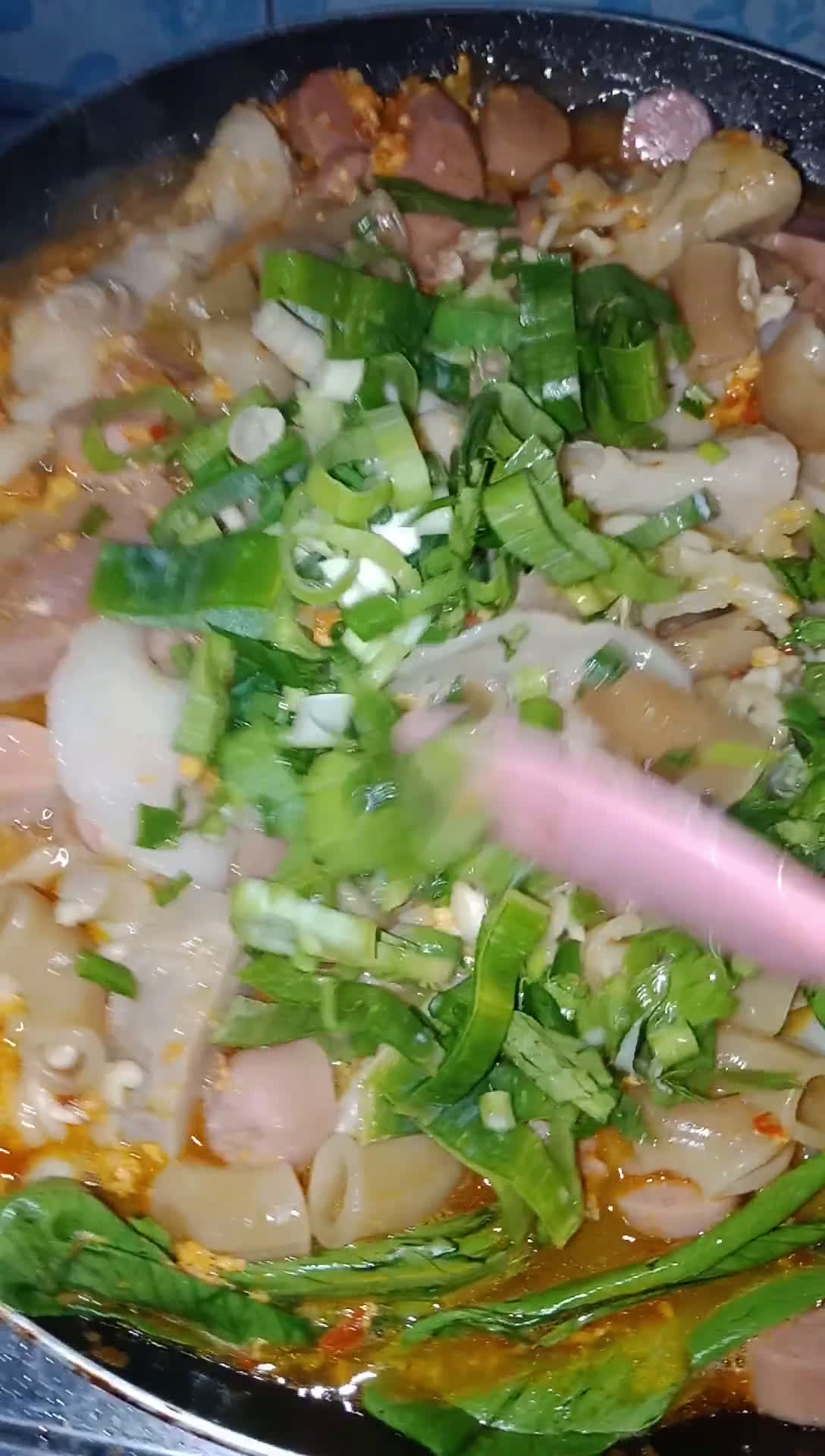 Foto langkah ke 6 dari resep Seblak Ceker Suka - Suka.
