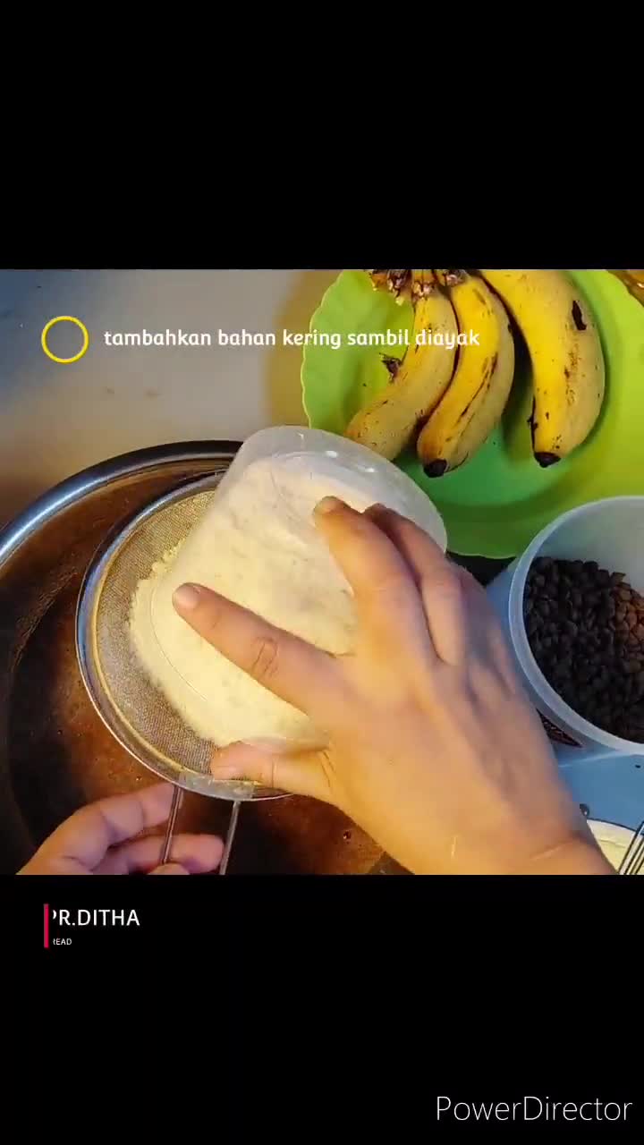 Foto langkah ke 4 dari resep 71. Banana Bread.