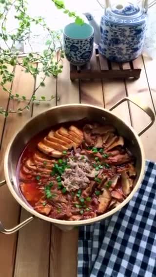 Gambar langkah 7 resipi 🇰🇷 TUNA KIMCHI JJIGAE | 참치김치찌개.
