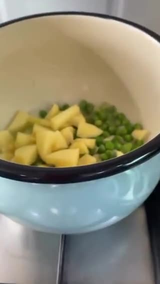 صورة لخطوة 3 من وصفة شوربة الكرفس