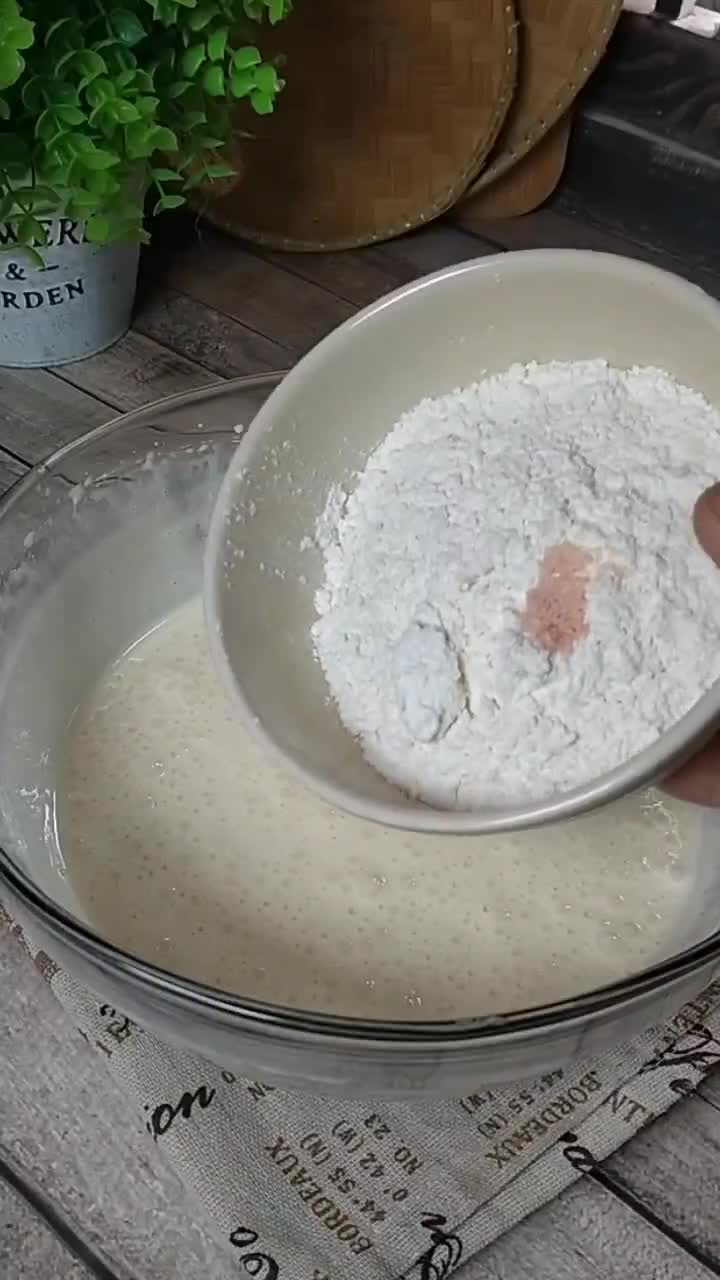 Gambar langkah 2 resipi Apam tembikai inti coklat.