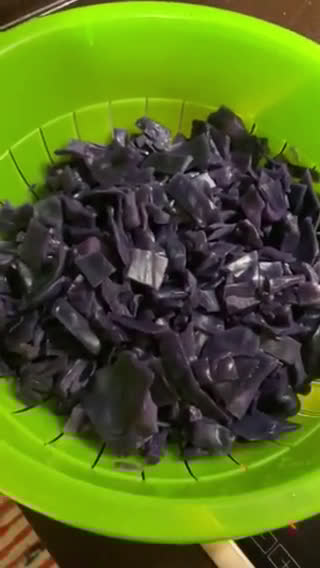 Foto del paso 2 de la receta: Coliflor morada con manzana y nueces