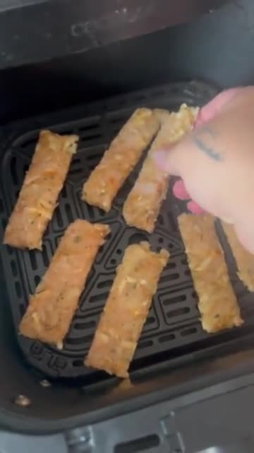 Foto del paso 3 de la receta: Palitos de pollo y queso crujientes