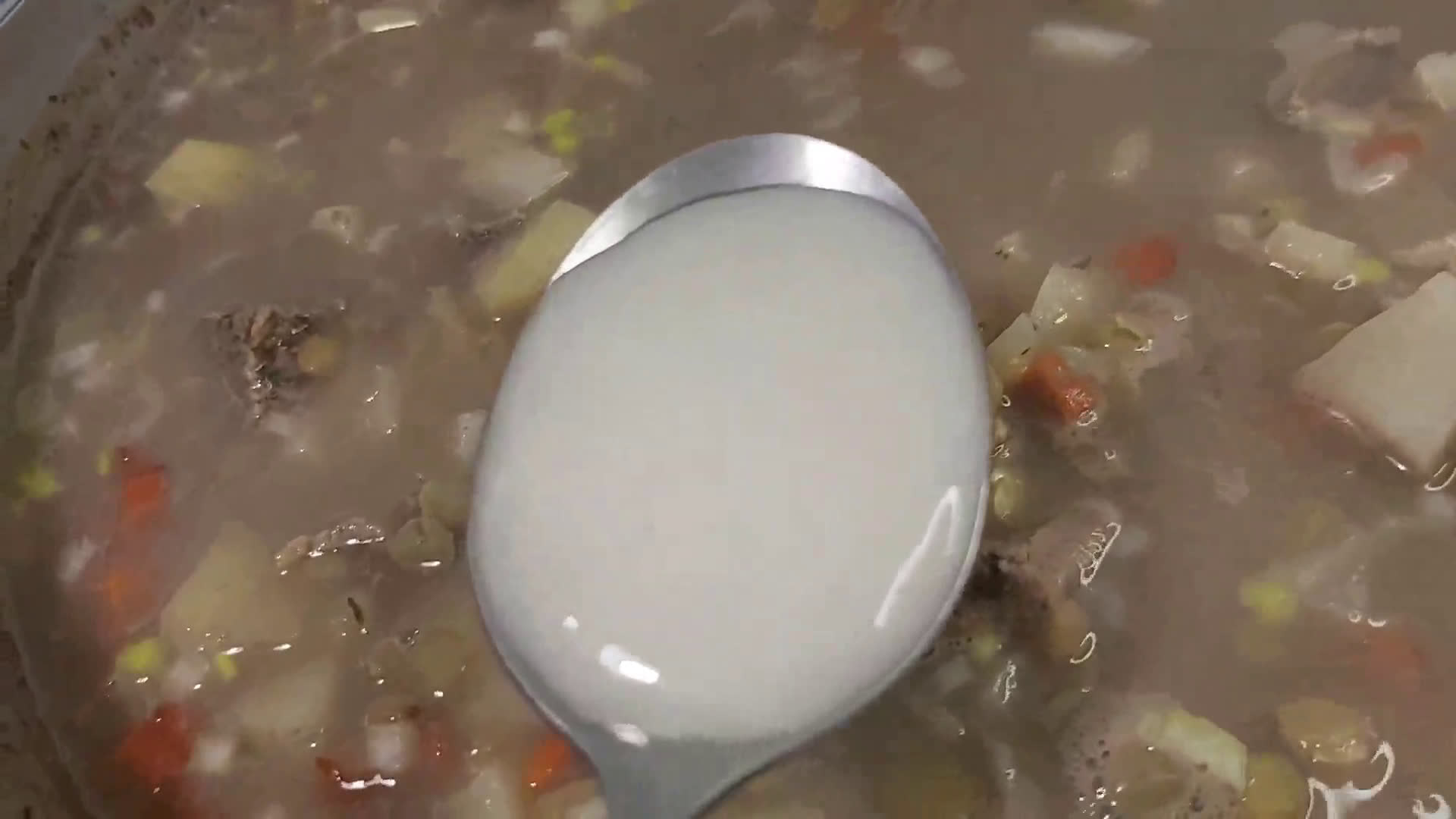 Foto del paso 5 de la receta: Sopa de lentejas con carne y cábano