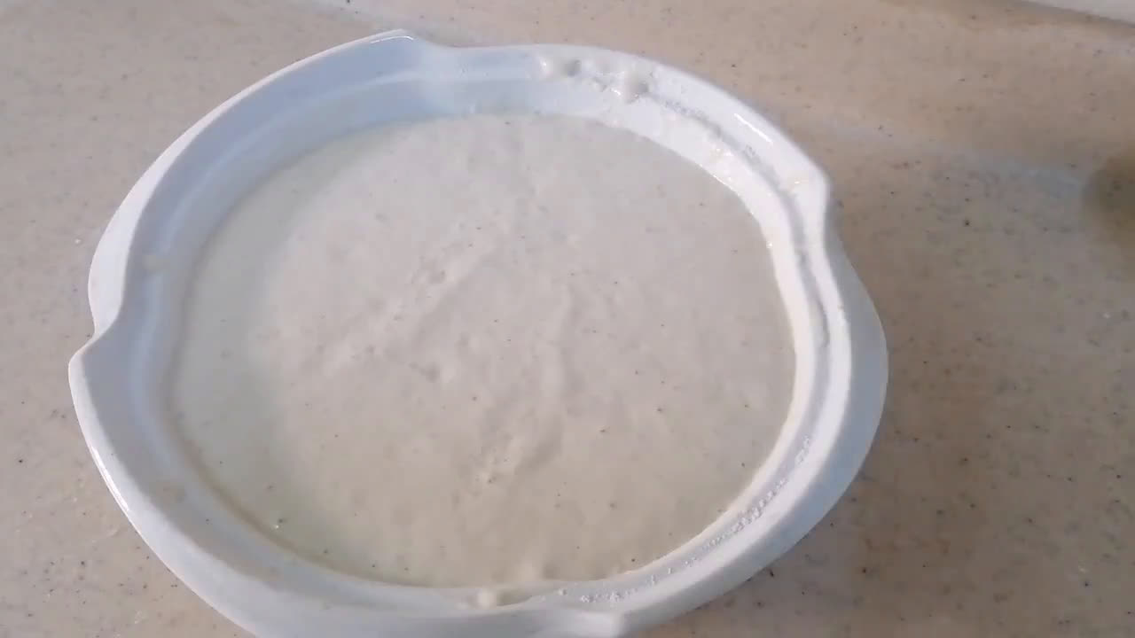 صورة لخطوة 4 من وصفة عجينه قطايف بدون سميد 🥟