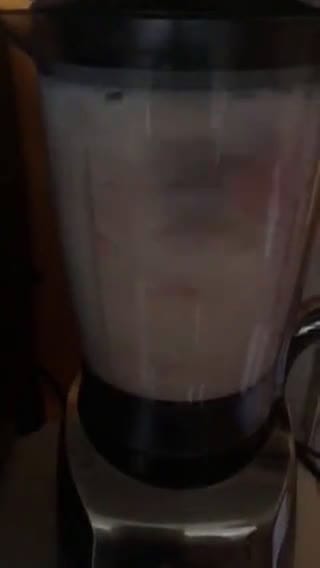 Gambar langkah 2 resipi Carrot And Passion Fruits Smoothie.