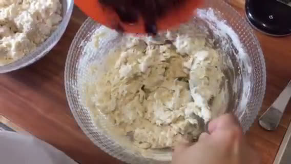Foto del passaggio 4 della ricetta 69 • Filoni croccanti alle olive kalamata (pane senza impasto) 🇬🇷