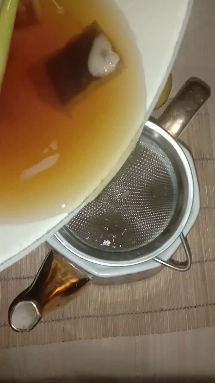 Foto langkah ke 5 dari resep Teh Lemon Sereh.