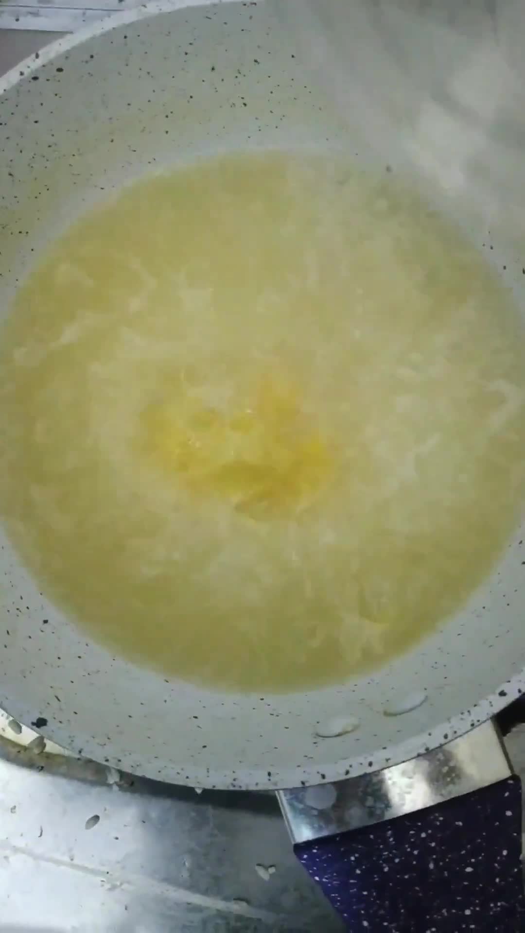 Foto langkah ke 2 dari resep Bubur Telur Buncis MPASi 6 Month+.