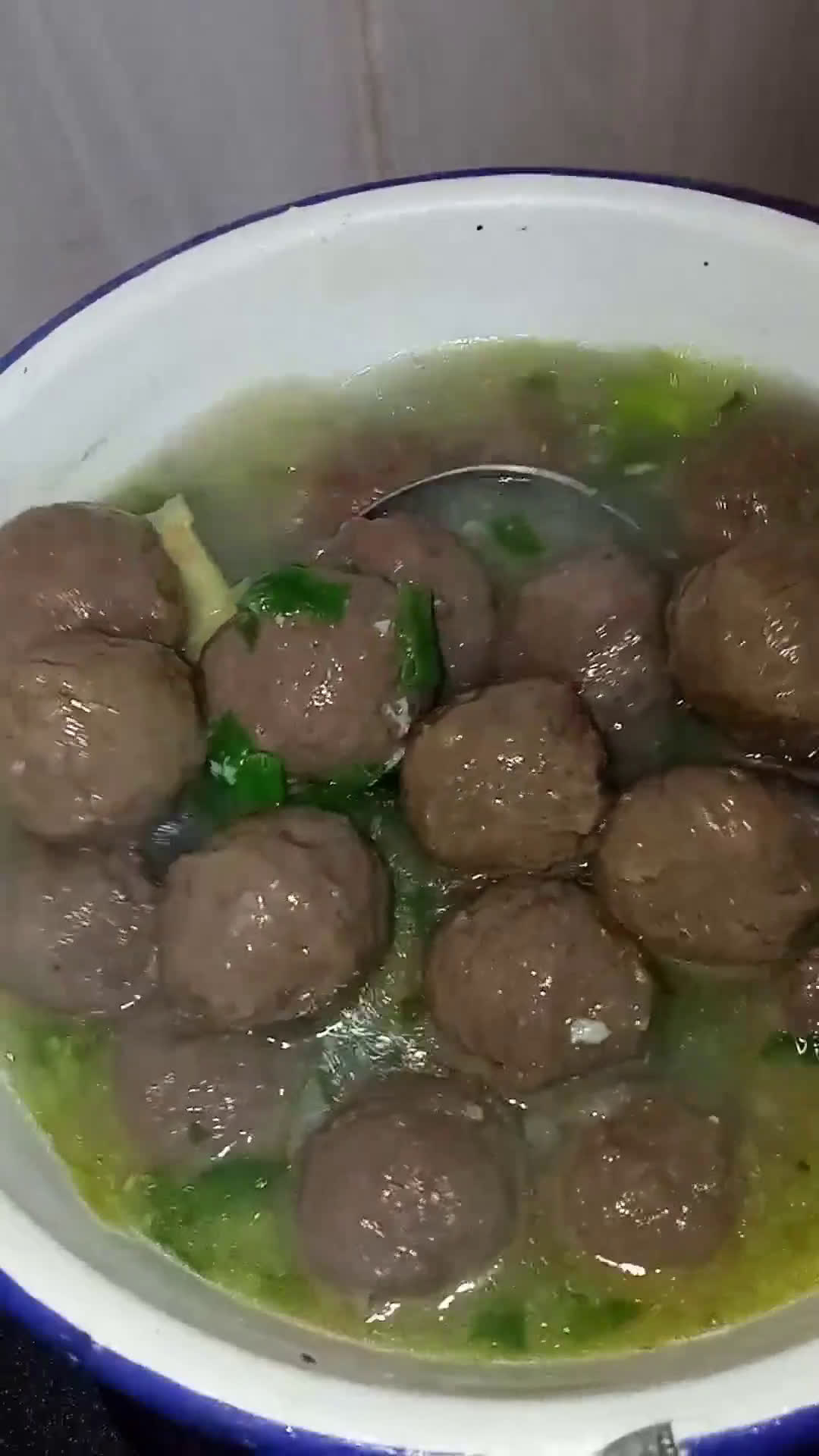 Foto langkah ke 5 dari resep Kuah bakso ikan tuna gurih dan simple.