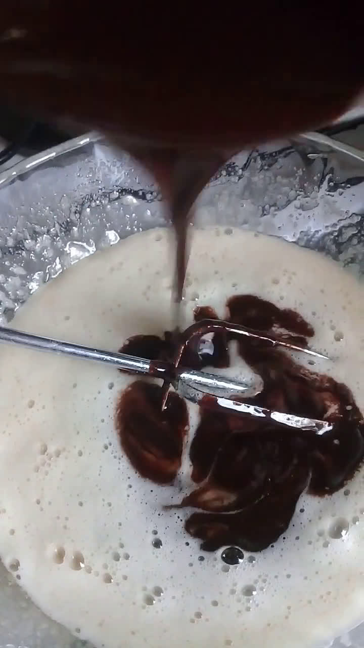 Foto del paso 4 de la receta: Torta Brownie Bomba 💣💖 renovada 😊💗