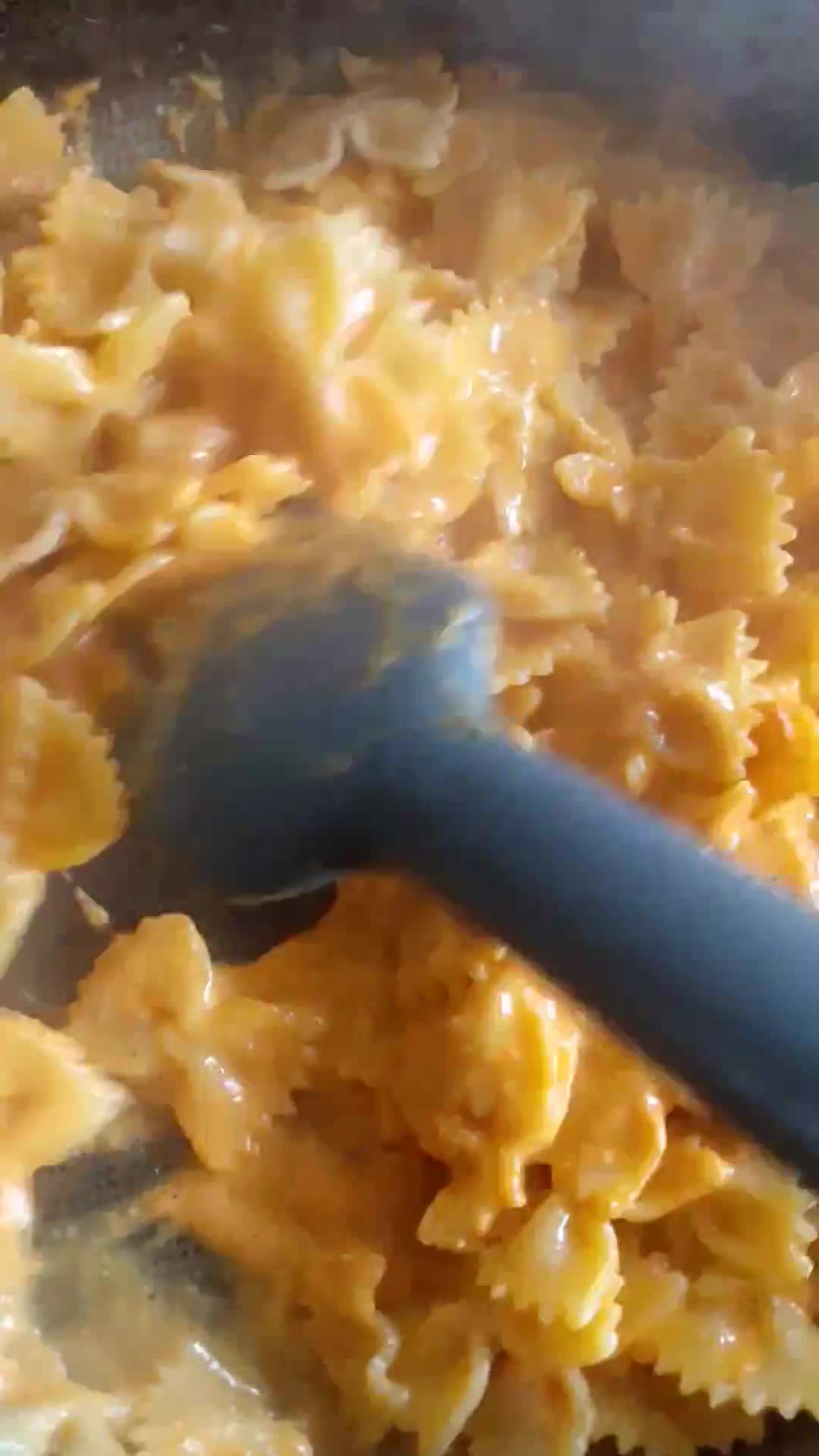 Foto del paso 7 de la receta: Farfalle veganas con salsa de tomate y curry