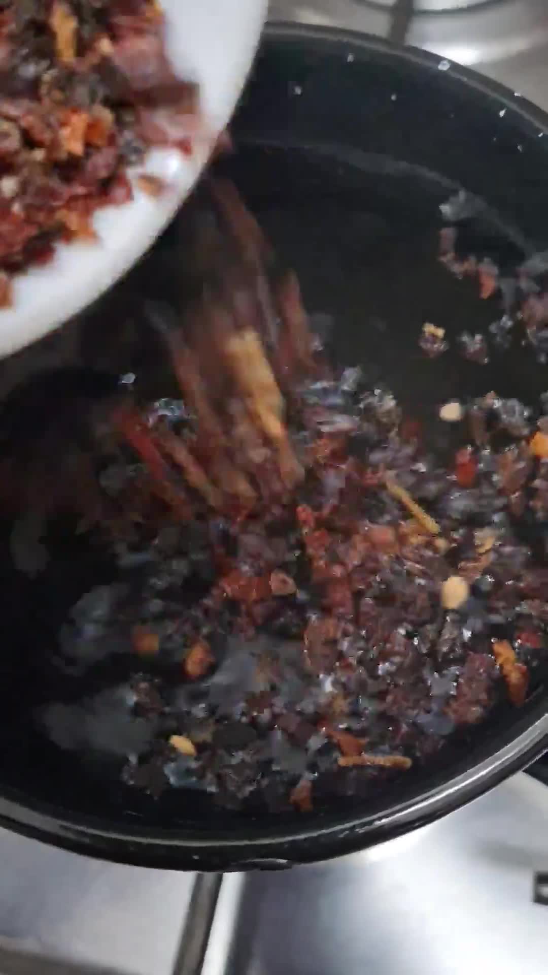 Foto del paso 3 de la receta: Infusión de cascarilla de rosa mosqueta y canela