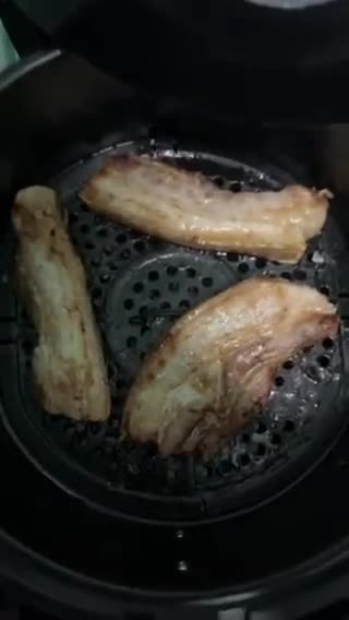 รูปขั้นตอนการทำที่ 1 ของ แกงส้มหมูย่างผักรวม