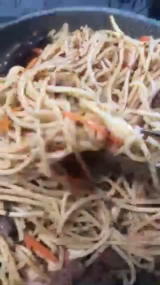 Gambar langkah 3 resipi Chicken & Beef Aglio Olio.