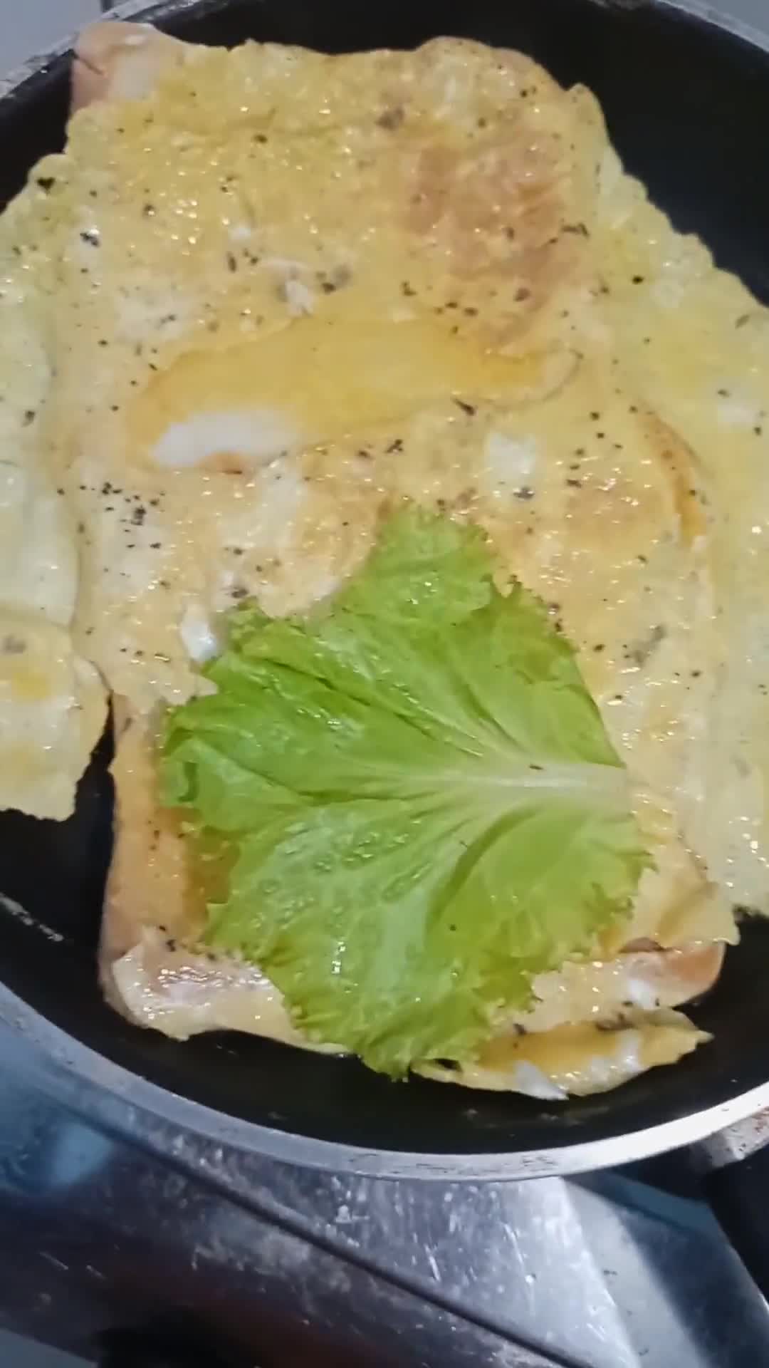 Foto langkah ke 2 dari resep Egg sandwich.