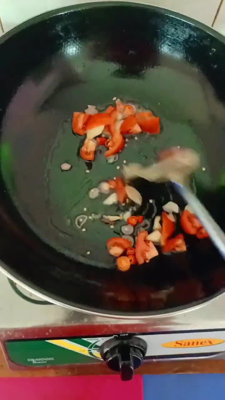 Foto langkah ke 1 dari resep Cah kangkung menu bulan puasa.