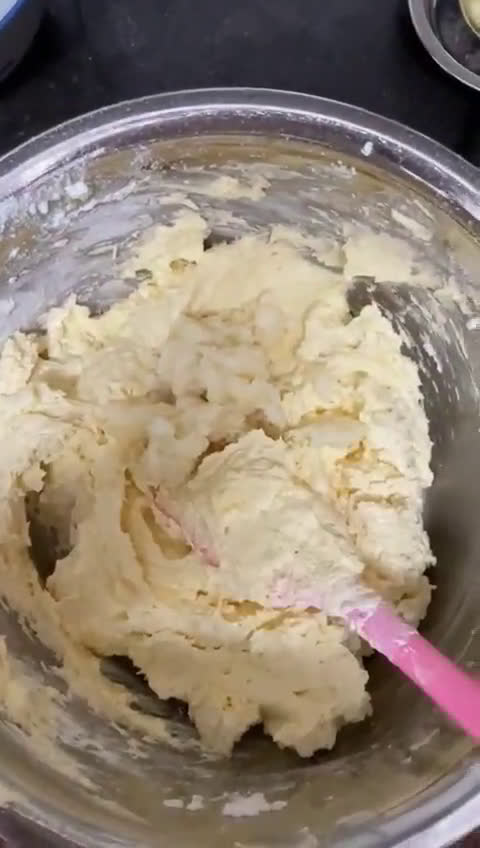 Gambar langkah 5 resipi Tapai butter cake / permented cassava butter cake.