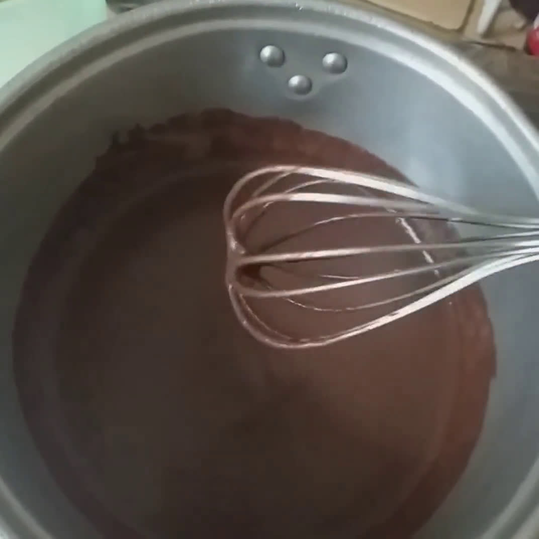 Foto langkah ke 3 dari resep Puding coklat instan.