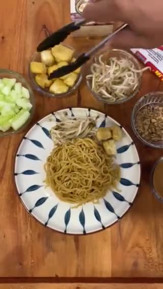 Foto langkah ke 3 dari resep Ketoprak Indomie Viral.