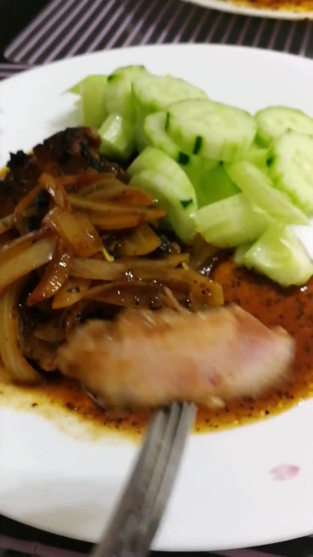 A picture of step 4 of Pork Chop With Onion Black Pepper Sauce.