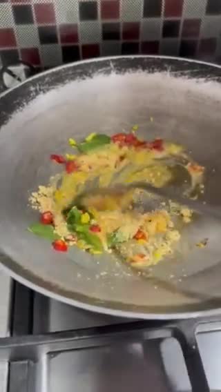 Foto langkah ke 2 dari resep Udang Saus Telur Asin.