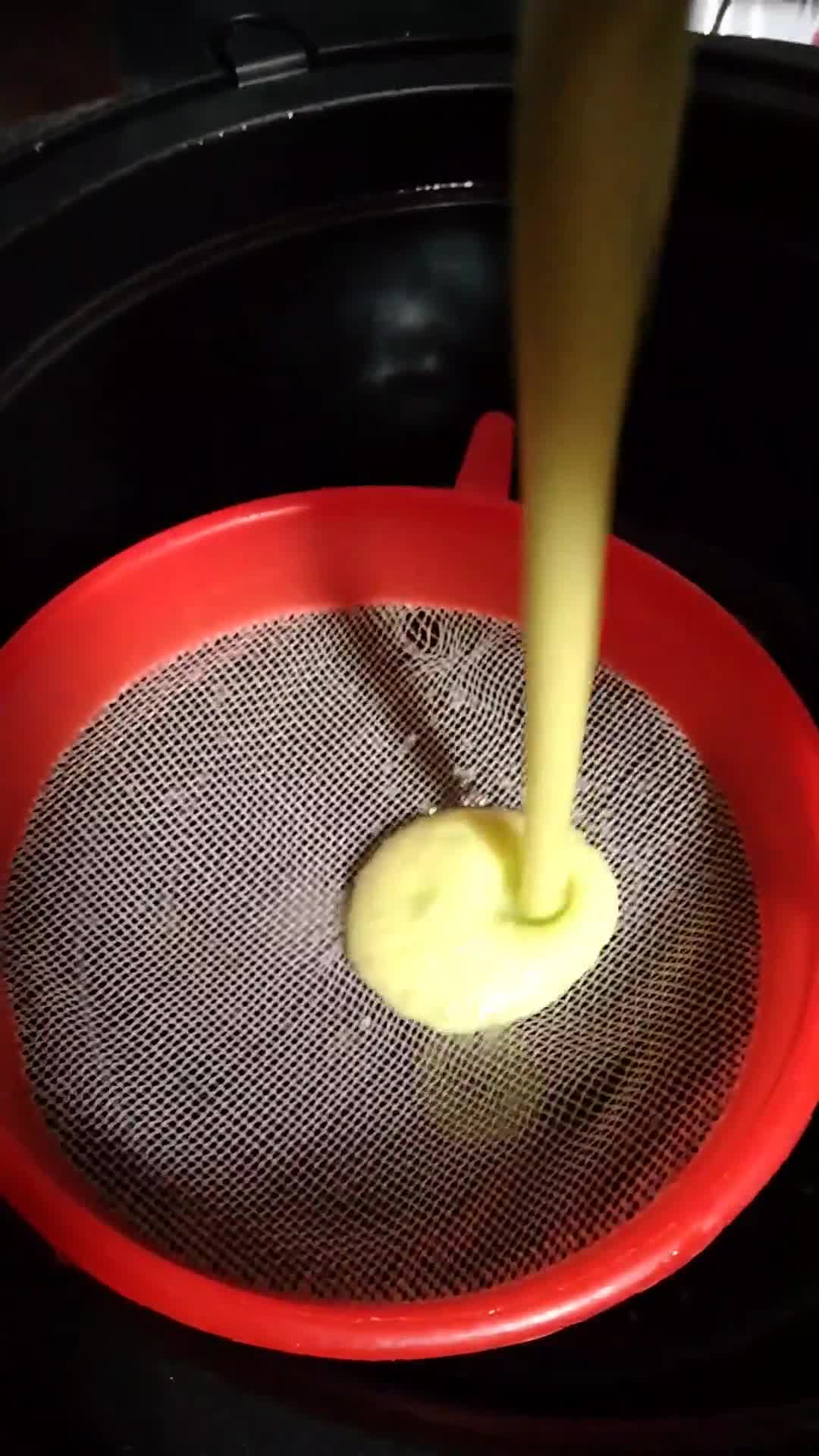 Gambar langkah 2 resipi Kuih bakar pandan.