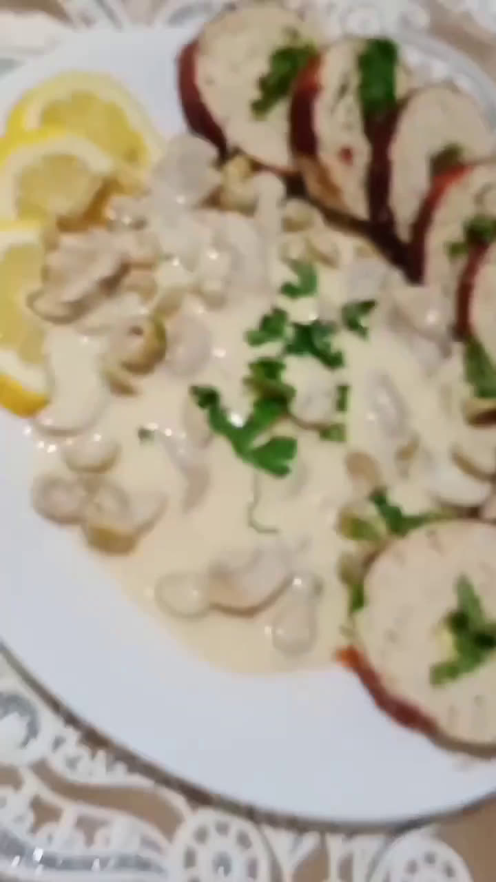 صورة لخطوة 2 من وصفة رولي بصلصة الجبن الخطيرة 🧀