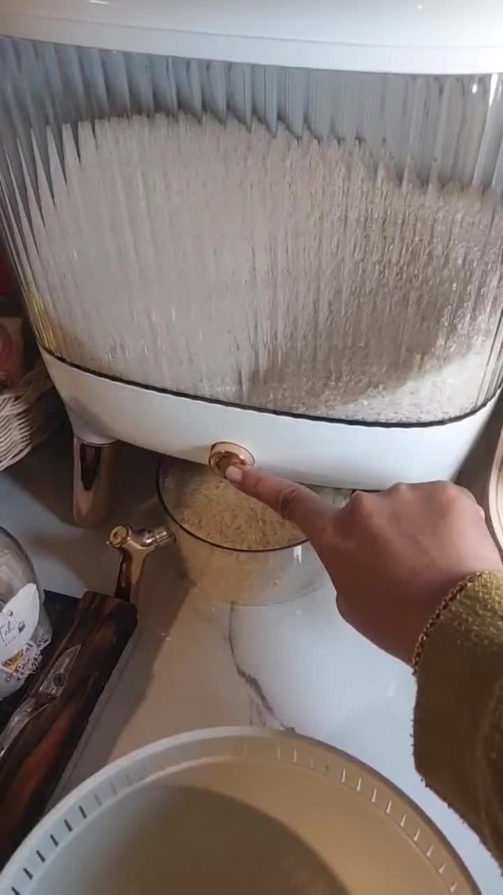 Foto langkah ke 1 dari resep Nasi Kuning Bumbu Racik.