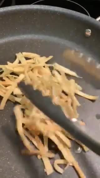 Foto del paso 2 de la receta: Sopitas con Huevo #diademuertos #lacocinadeconsuelo