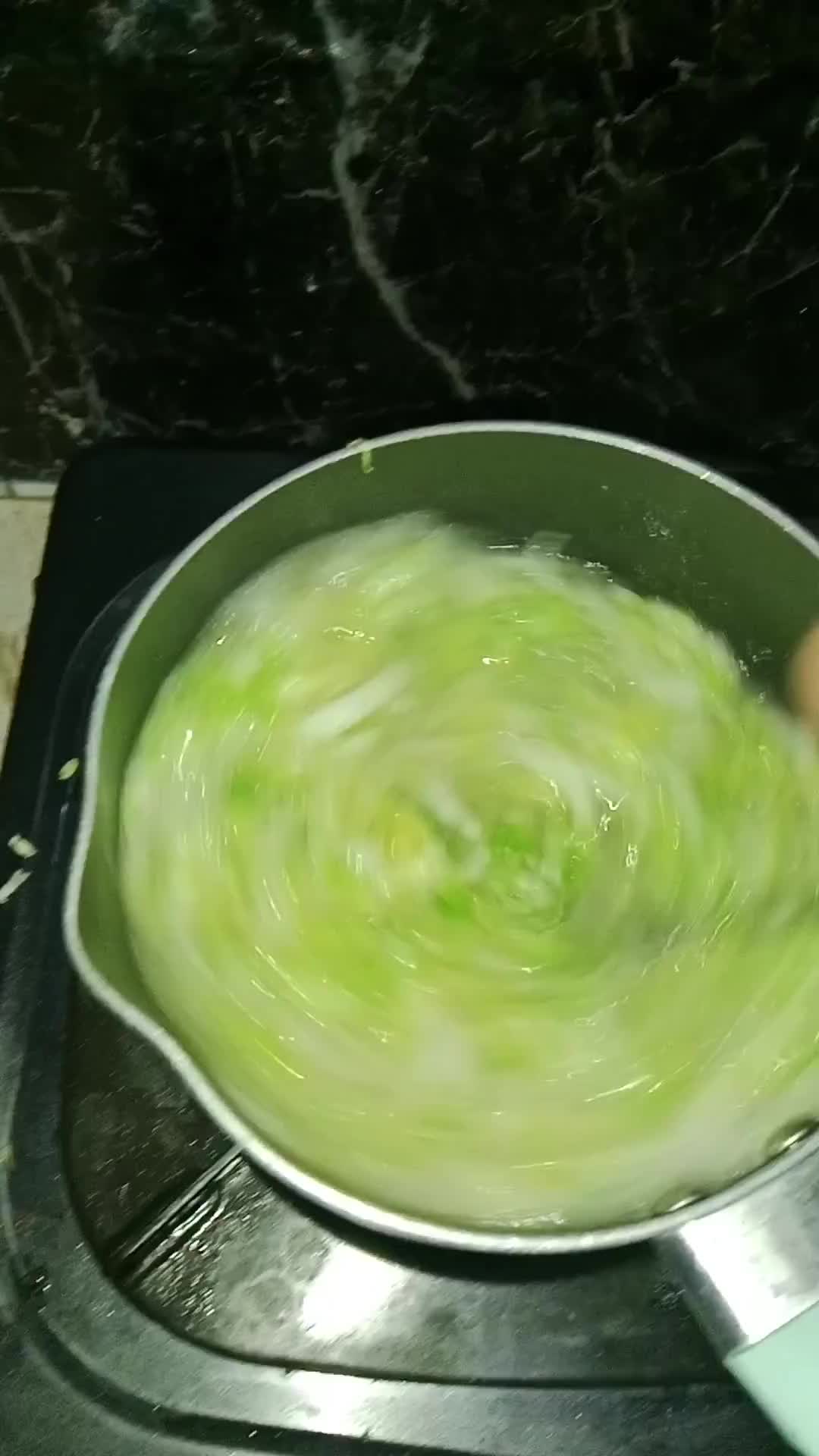 Foto langkah ke 5 dari resep Sup Sawi Putih Telur Serabut.