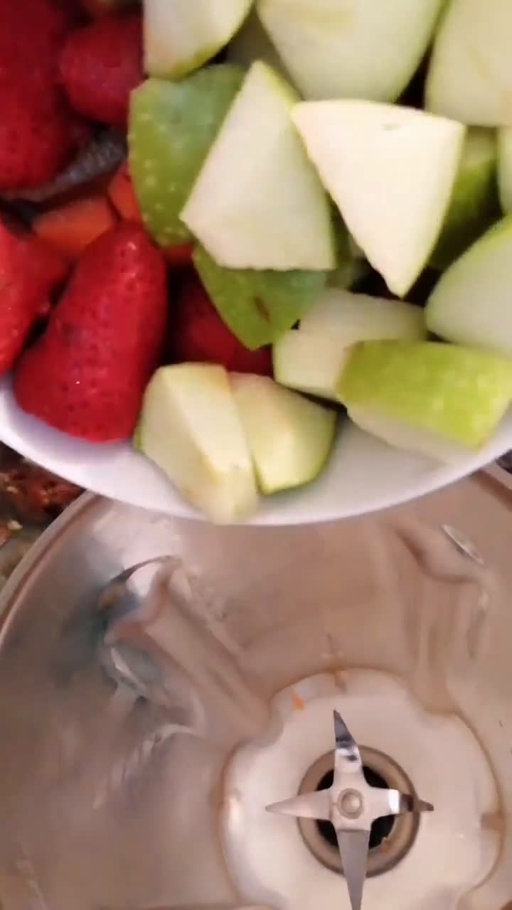 Une image de l'étape 3 de Milkshake fruits, 🍈🥝🍓légumes🥕🥬 spiruline 🍎.
