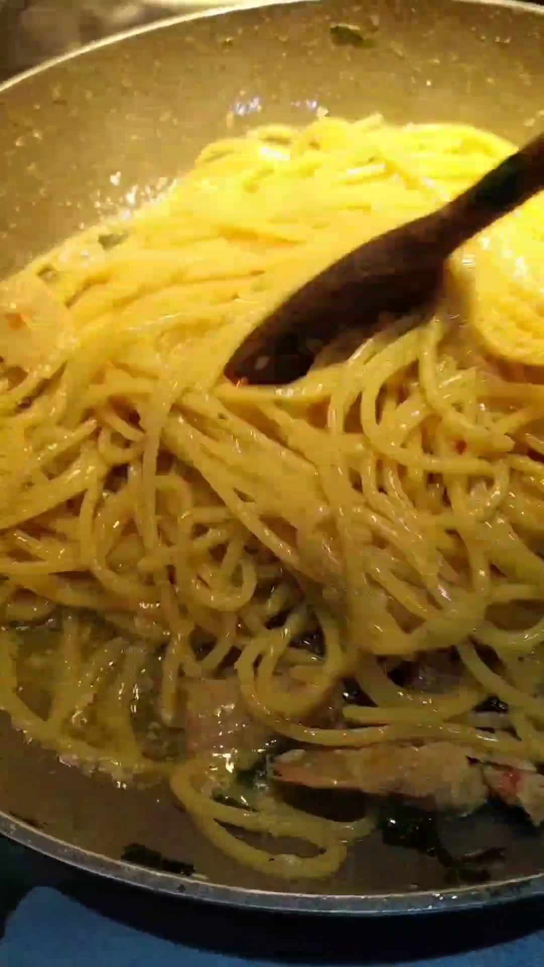 Foto del passaggio 2 della ricetta Spaghetti con canocchie