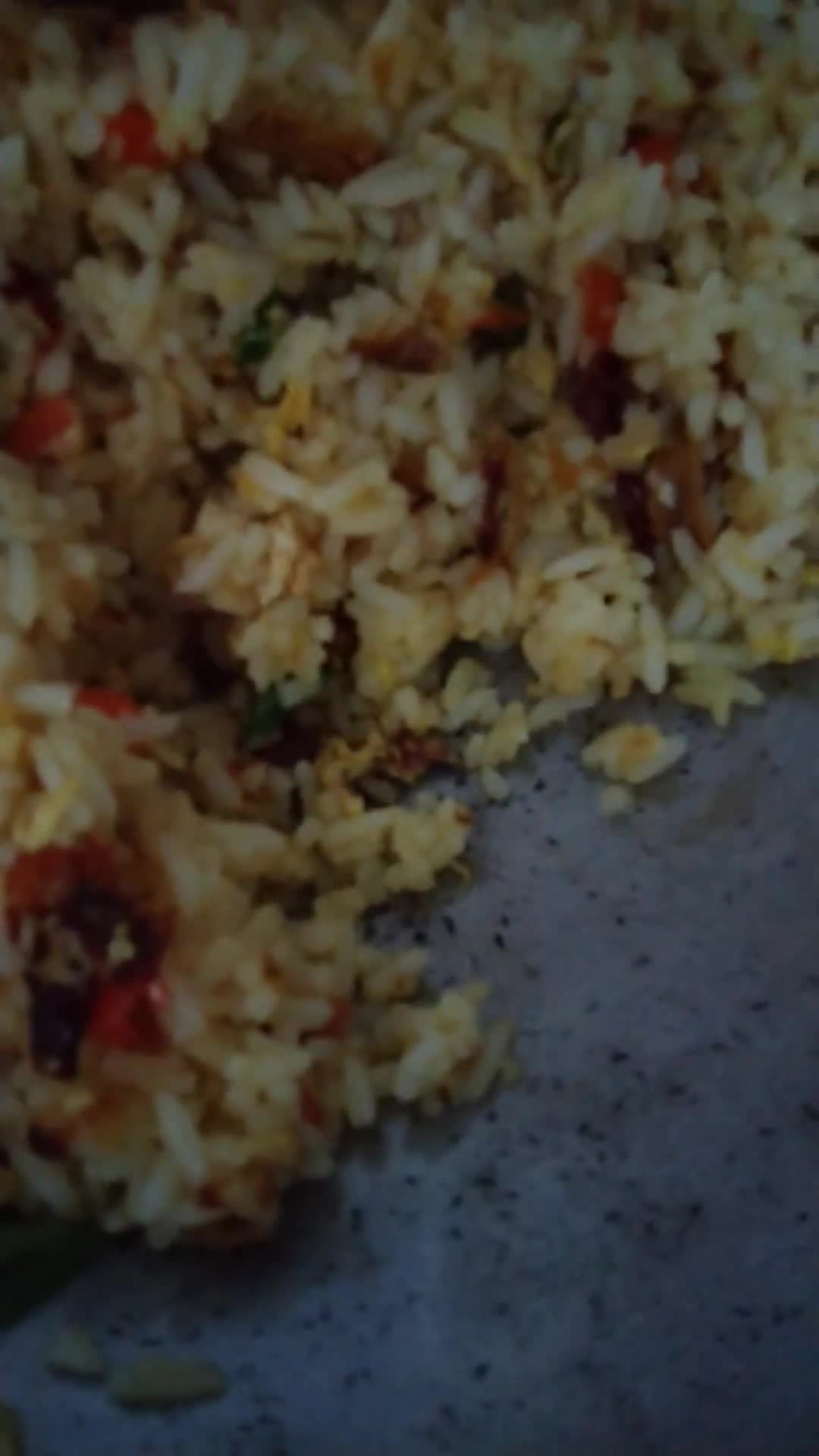 Gambar langkah 3 resipi Nasi goreng cabai kering.