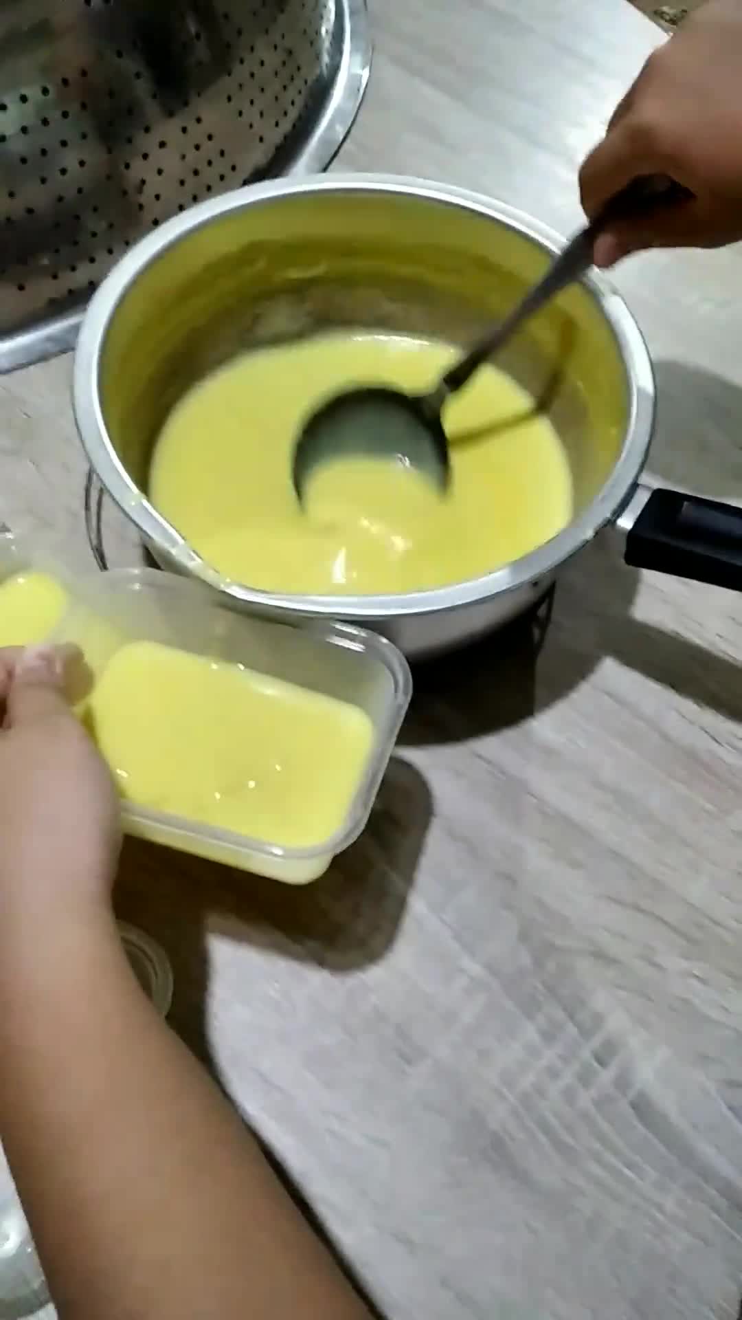 Foto langkah ke 3 dari resep Puding mangga susu.