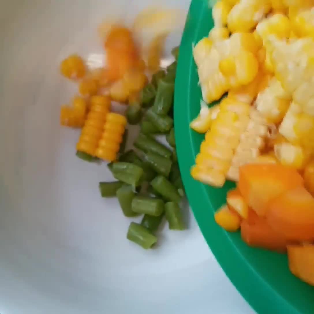 Foto langkah ke 3 dari resep Egg and Veggie Salad.