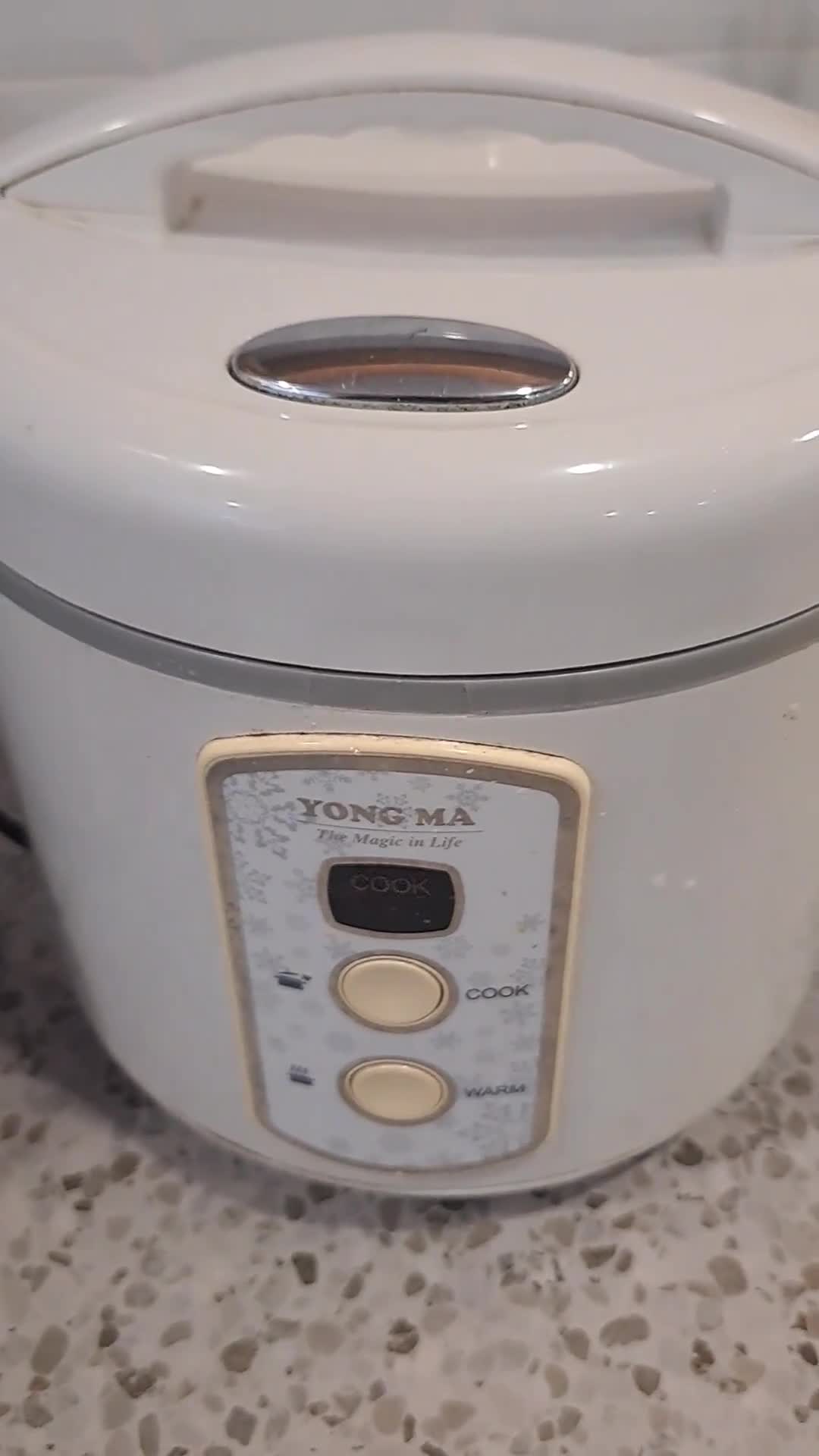 Foto langkah ke 3 dari resep Nasi Jagung Rice Cooker.