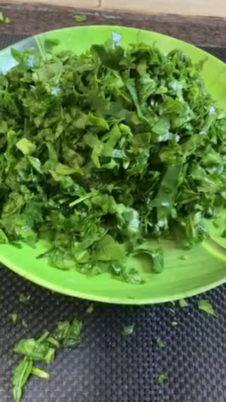 पालक वड़ी करी (palka vadi curry recipe in Hindi) रेसिपी चरण 1 फोटो
