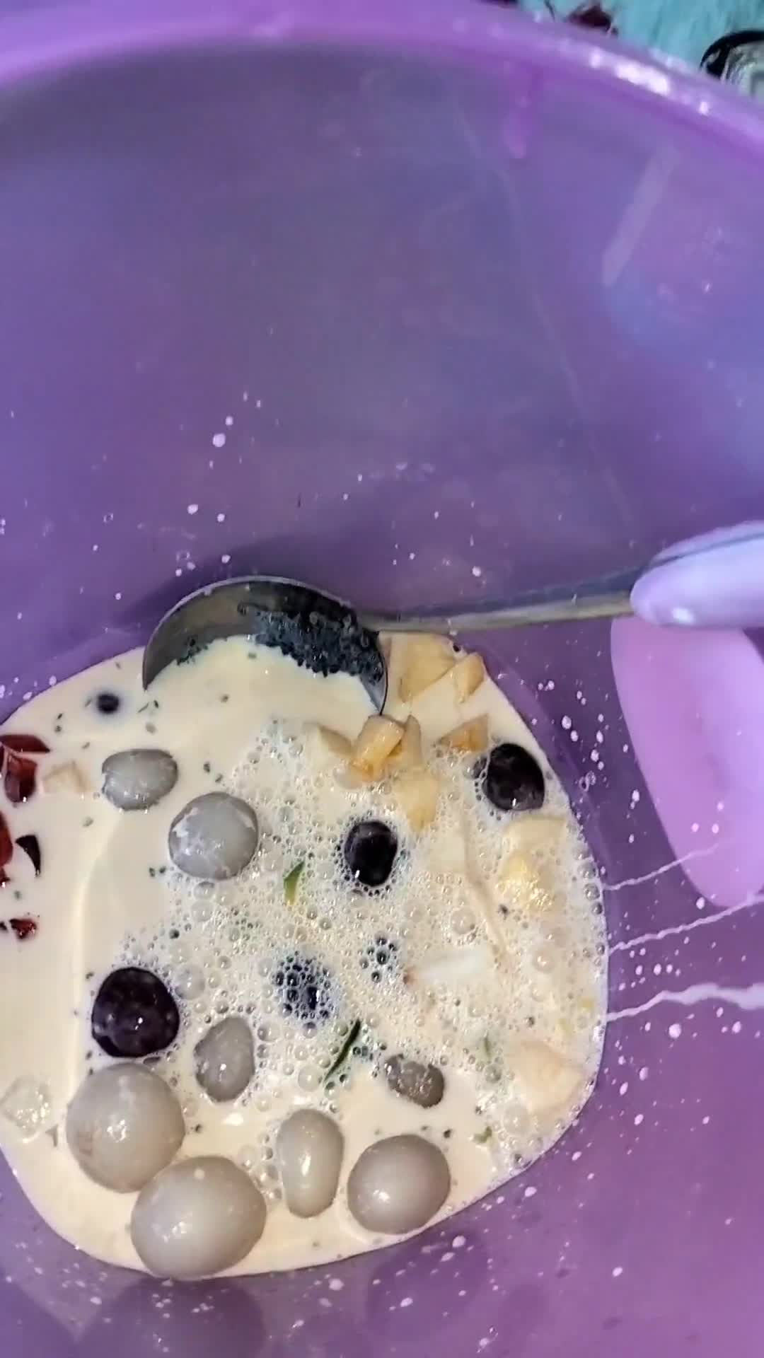 Foto langkah ke 7 dari resep Es Teller Full Buah.