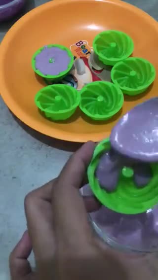 Foto langkah ke 5 dari resep Apem Kukus.