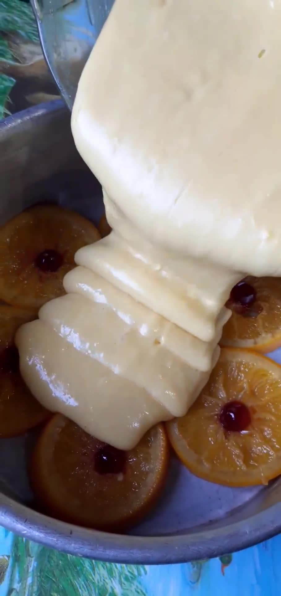 Foto del paso 3 de la receta: Torta invertida de naranjas confitadas🍊